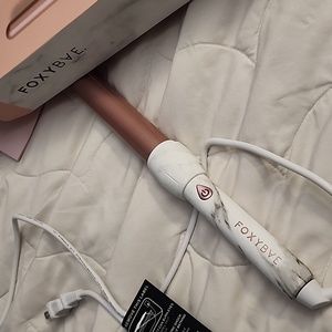 FoxyBae rose gold curling wand